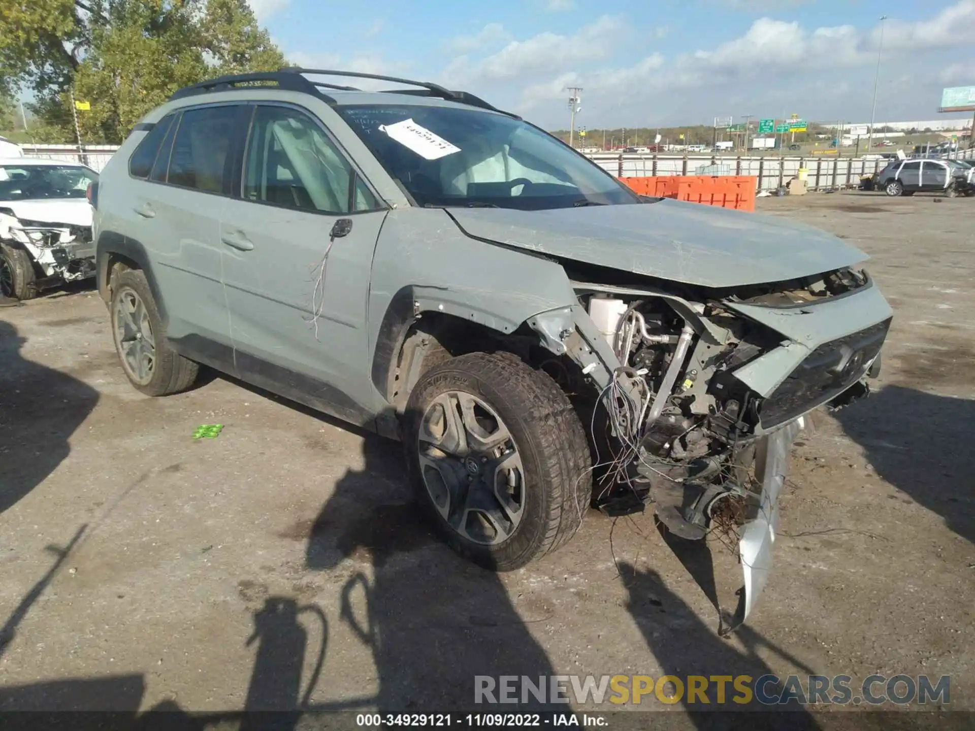 1 Photograph of a damaged car 2T3J1RFV2KW043245 TOYOTA RAV4 2019