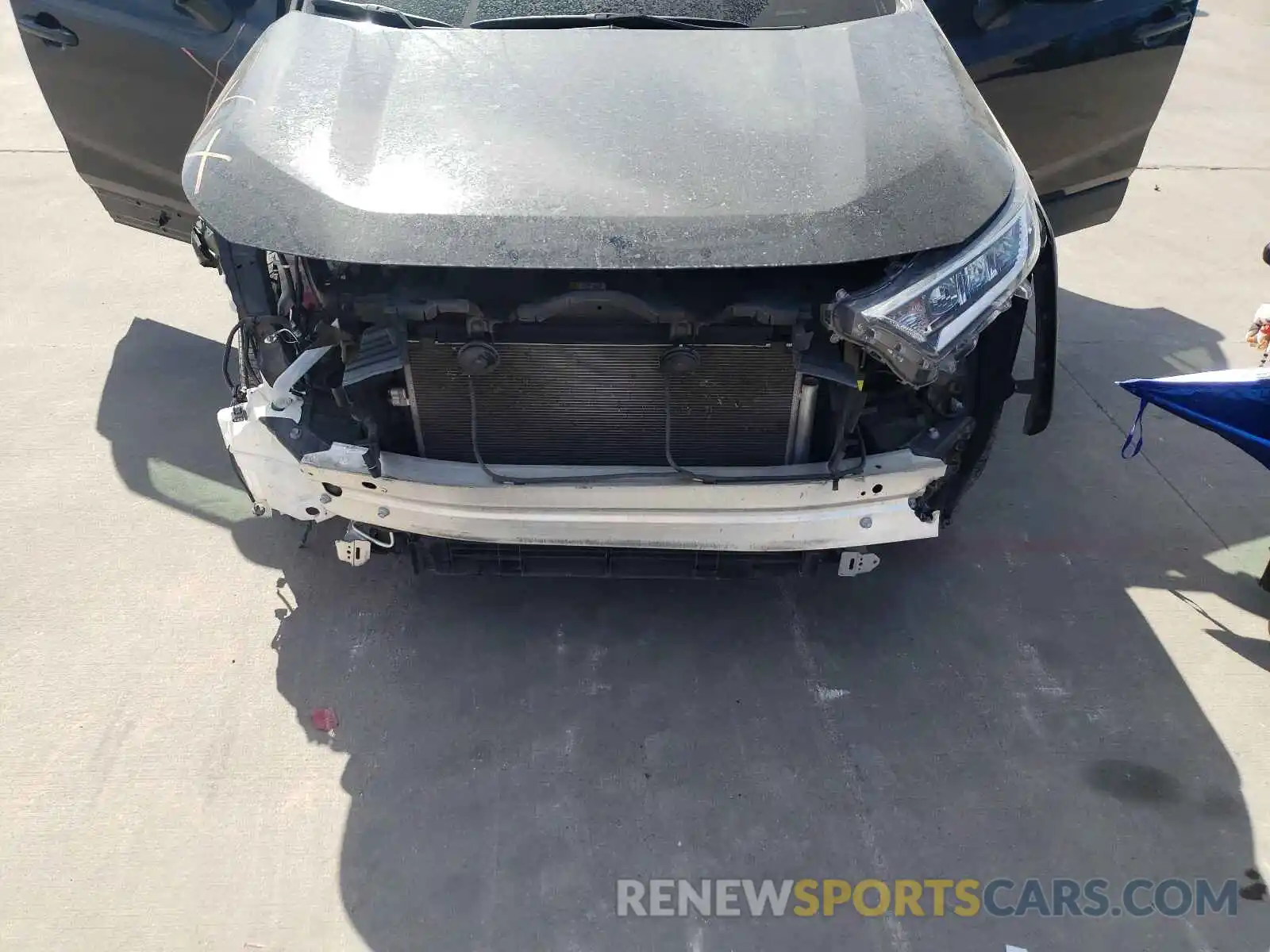 9 Photograph of a damaged car 2T3J1RFV2KW051538 TOYOTA RAV4 2019