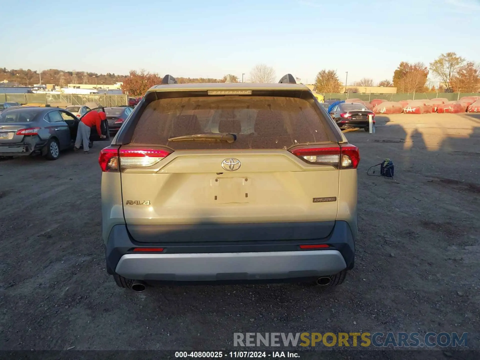 17 Photograph of a damaged car 2T3J1RFV2KW061311 TOYOTA RAV4 2019