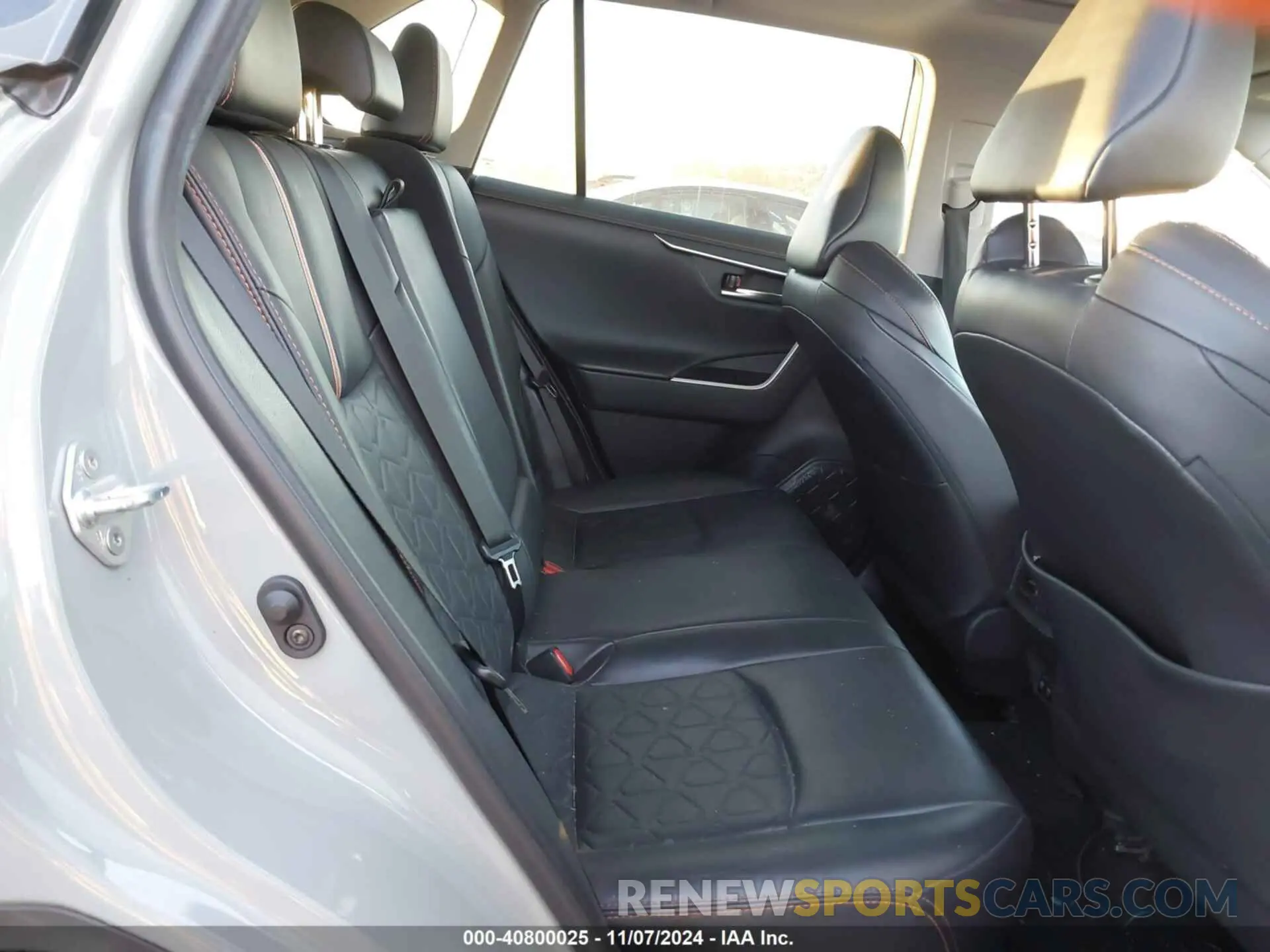 8 Photograph of a damaged car 2T3J1RFV2KW061311 TOYOTA RAV4 2019