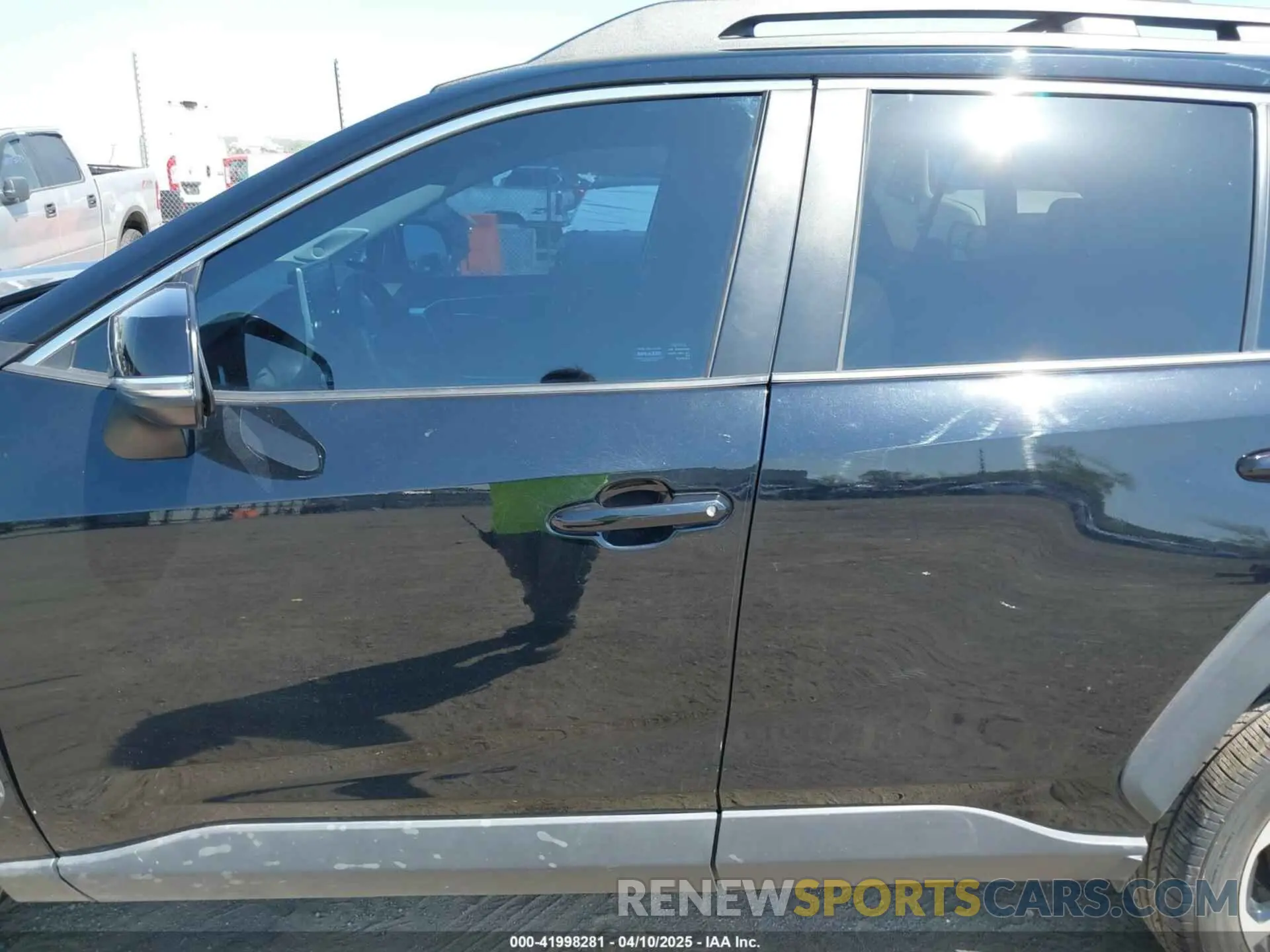 14 Photograph of a damaged car 2T3J1RFV3KW001716 TOYOTA RAV4 2019