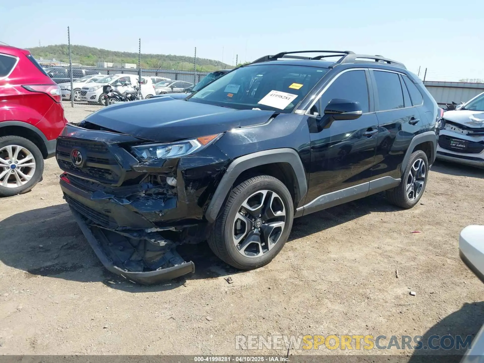 2 Photograph of a damaged car 2T3J1RFV3KW001716 TOYOTA RAV4 2019