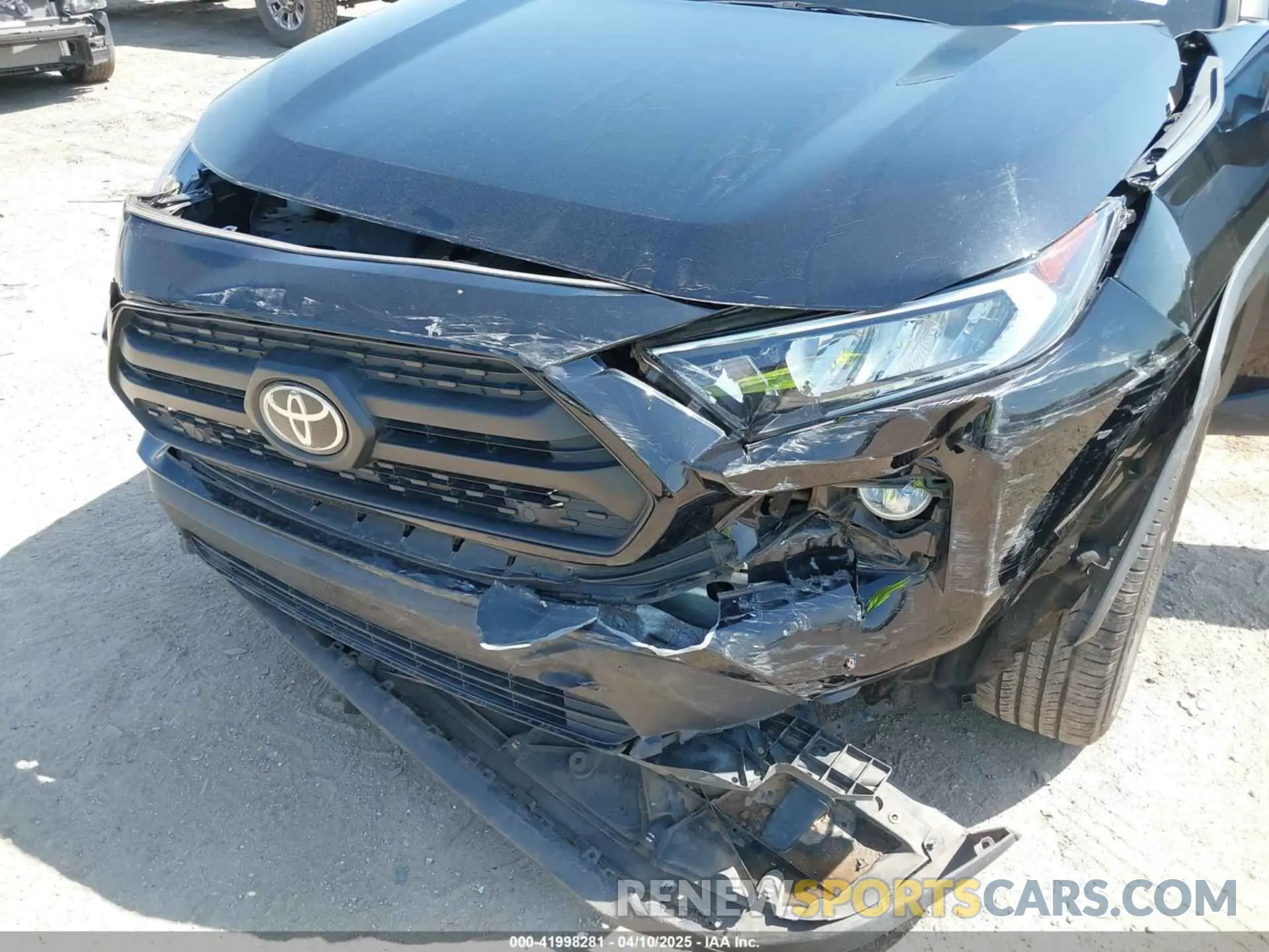 6 Photograph of a damaged car 2T3J1RFV3KW001716 TOYOTA RAV4 2019