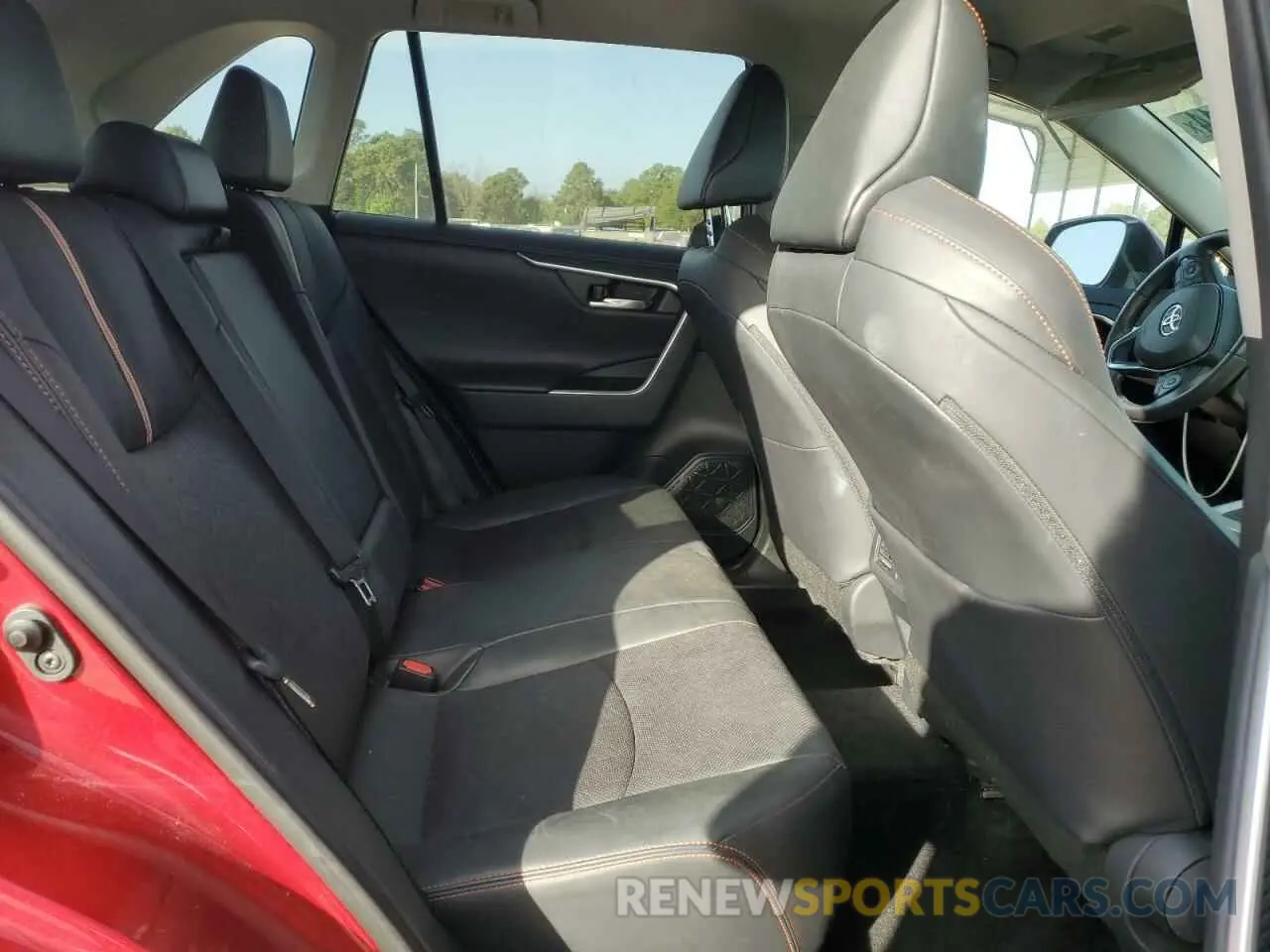 11 Photograph of a damaged car 2T3J1RFV3KW008732 TOYOTA RAV4 2019