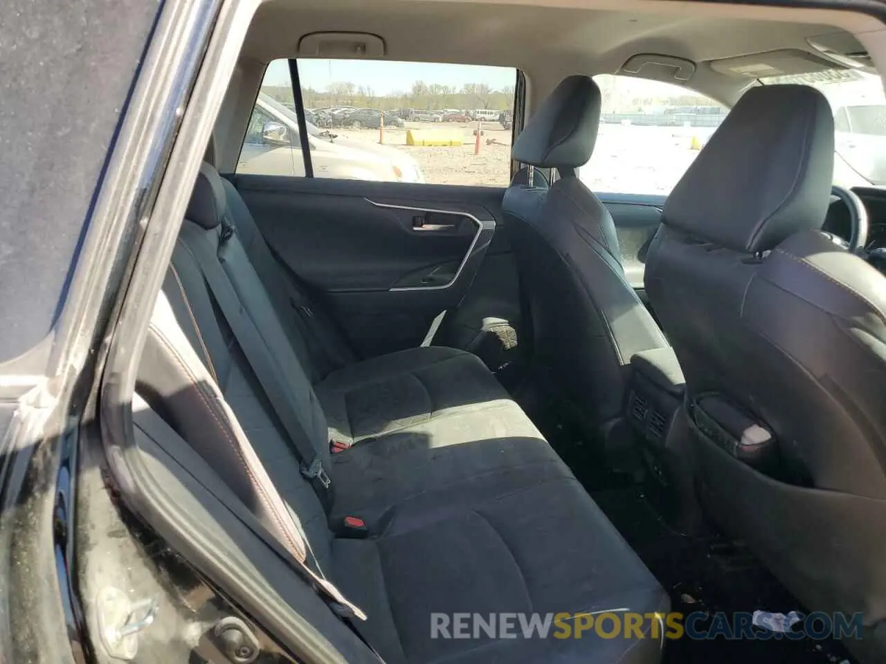 10 Photograph of a damaged car 2T3J1RFV3KW013770 TOYOTA RAV4 2019