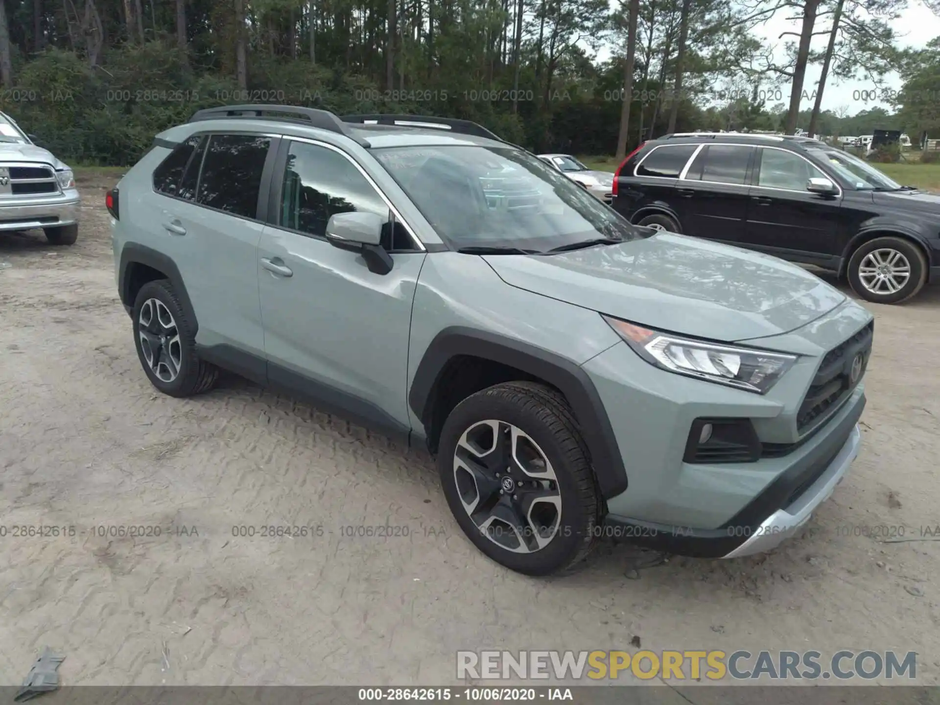 1 Photograph of a damaged car 2T3J1RFV4KC052546 TOYOTA RAV4 2019