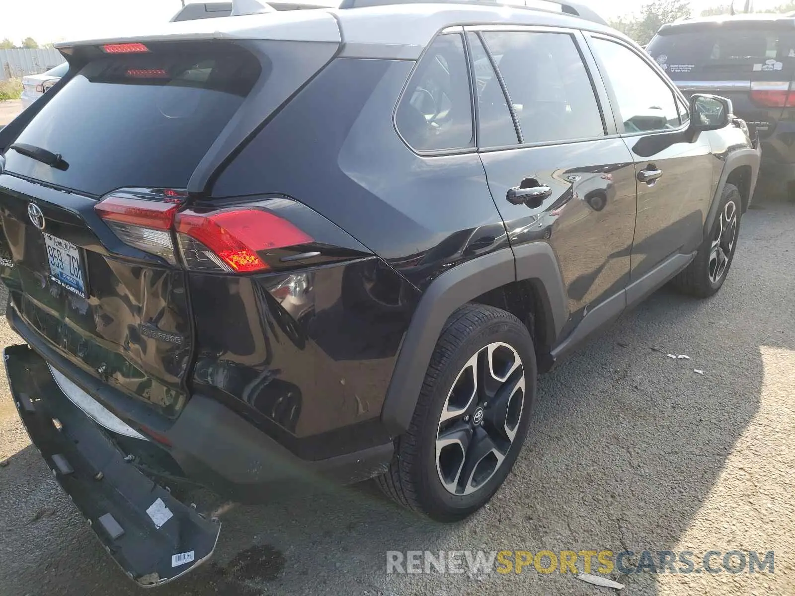4 Photograph of a damaged car 2T3J1RFV4KW027516 TOYOTA RAV4 2019