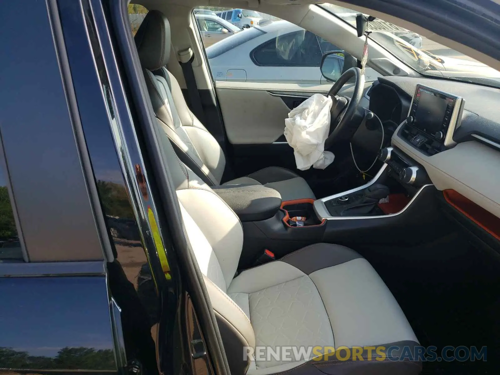 5 Photograph of a damaged car 2T3J1RFV4KW027516 TOYOTA RAV4 2019