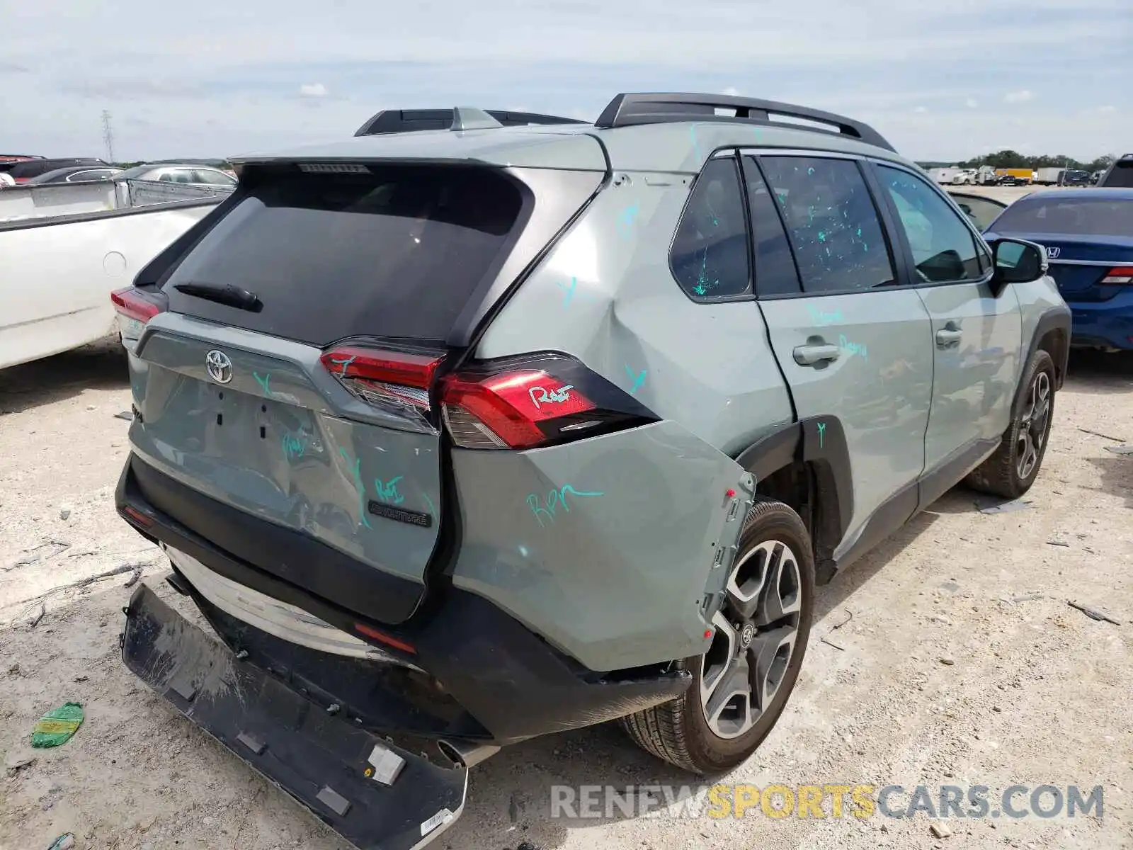 4 Photograph of a damaged car 2T3J1RFV5KC030085 TOYOTA RAV4 2019