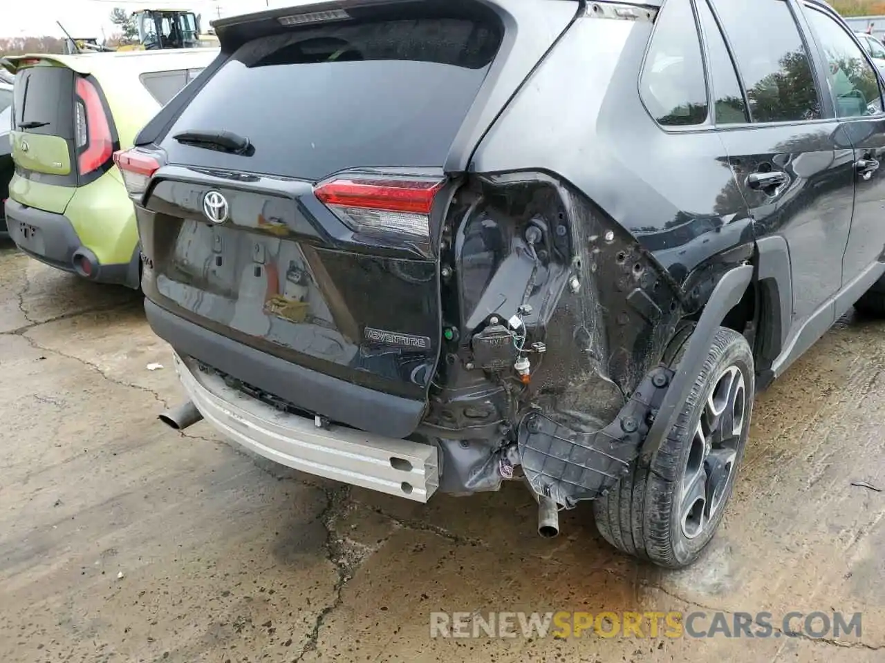 9 Photograph of a damaged car 2T3J1RFV5KC058341 TOYOTA RAV4 2019