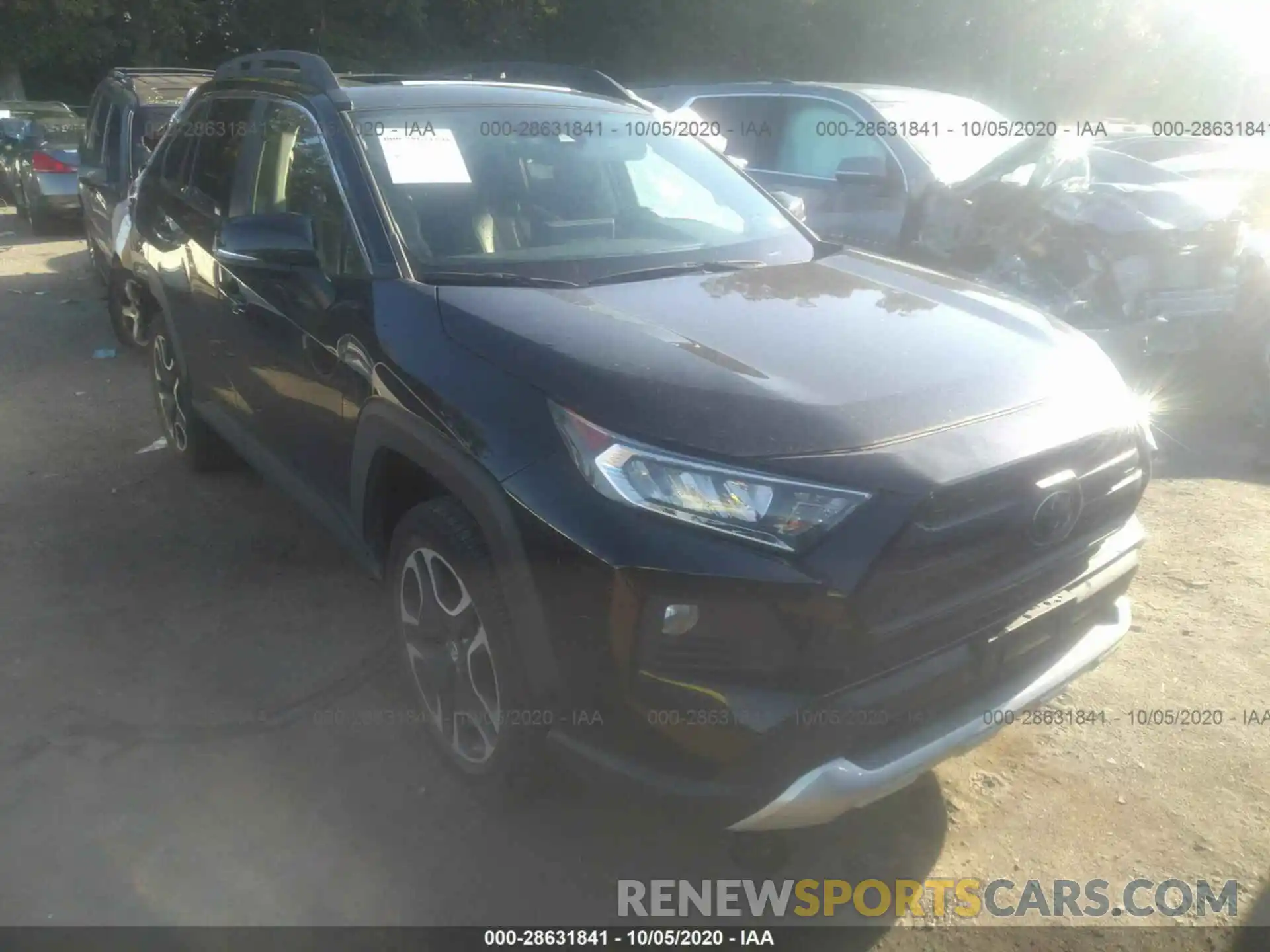 1 Photograph of a damaged car 2T3J1RFV5KW002690 TOYOTA RAV4 2019