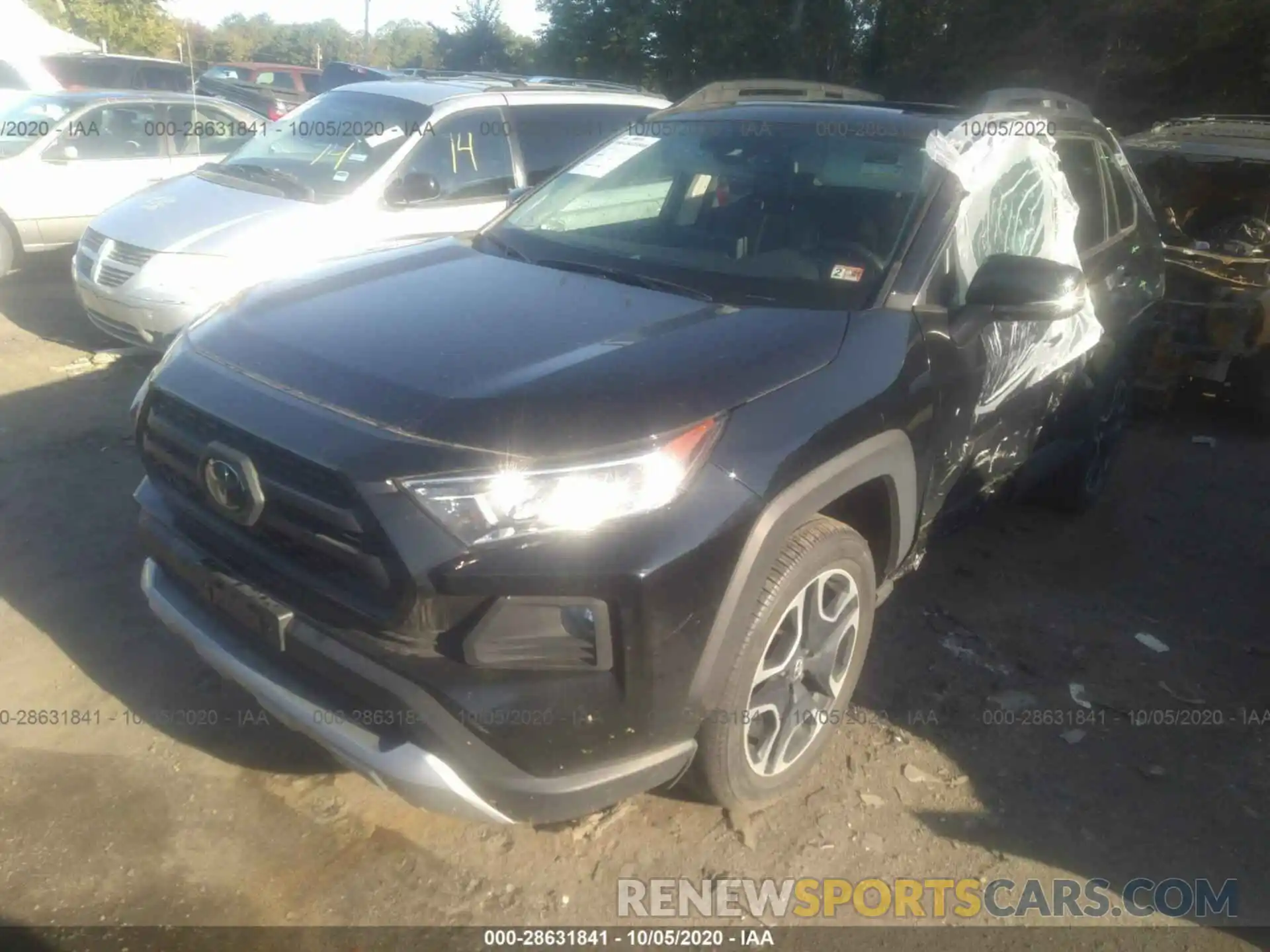 2 Photograph of a damaged car 2T3J1RFV5KW002690 TOYOTA RAV4 2019