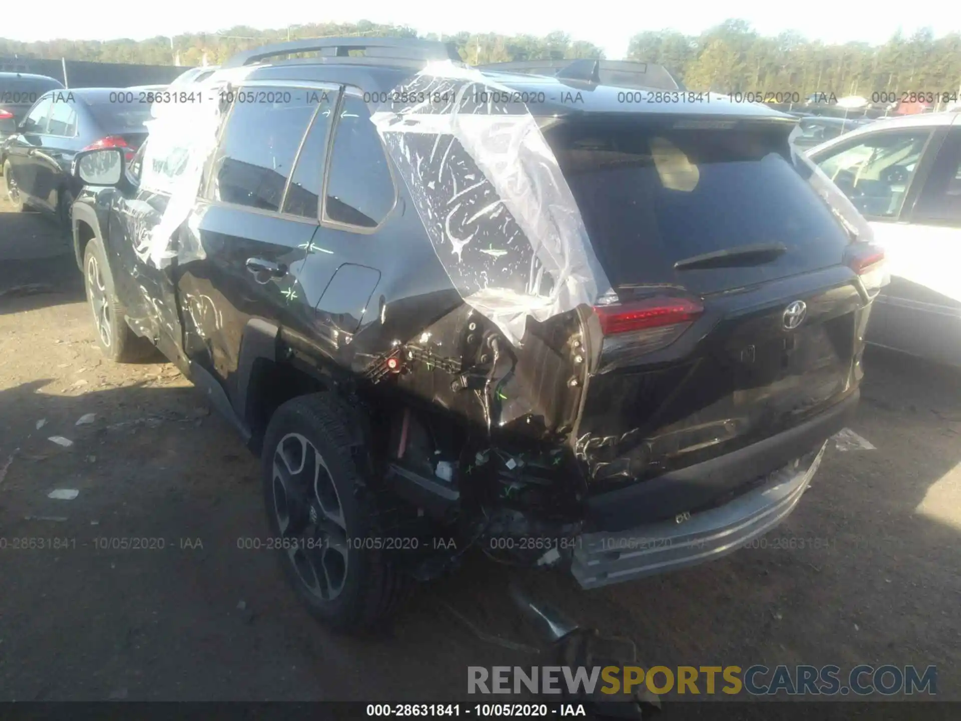 3 Photograph of a damaged car 2T3J1RFV5KW002690 TOYOTA RAV4 2019