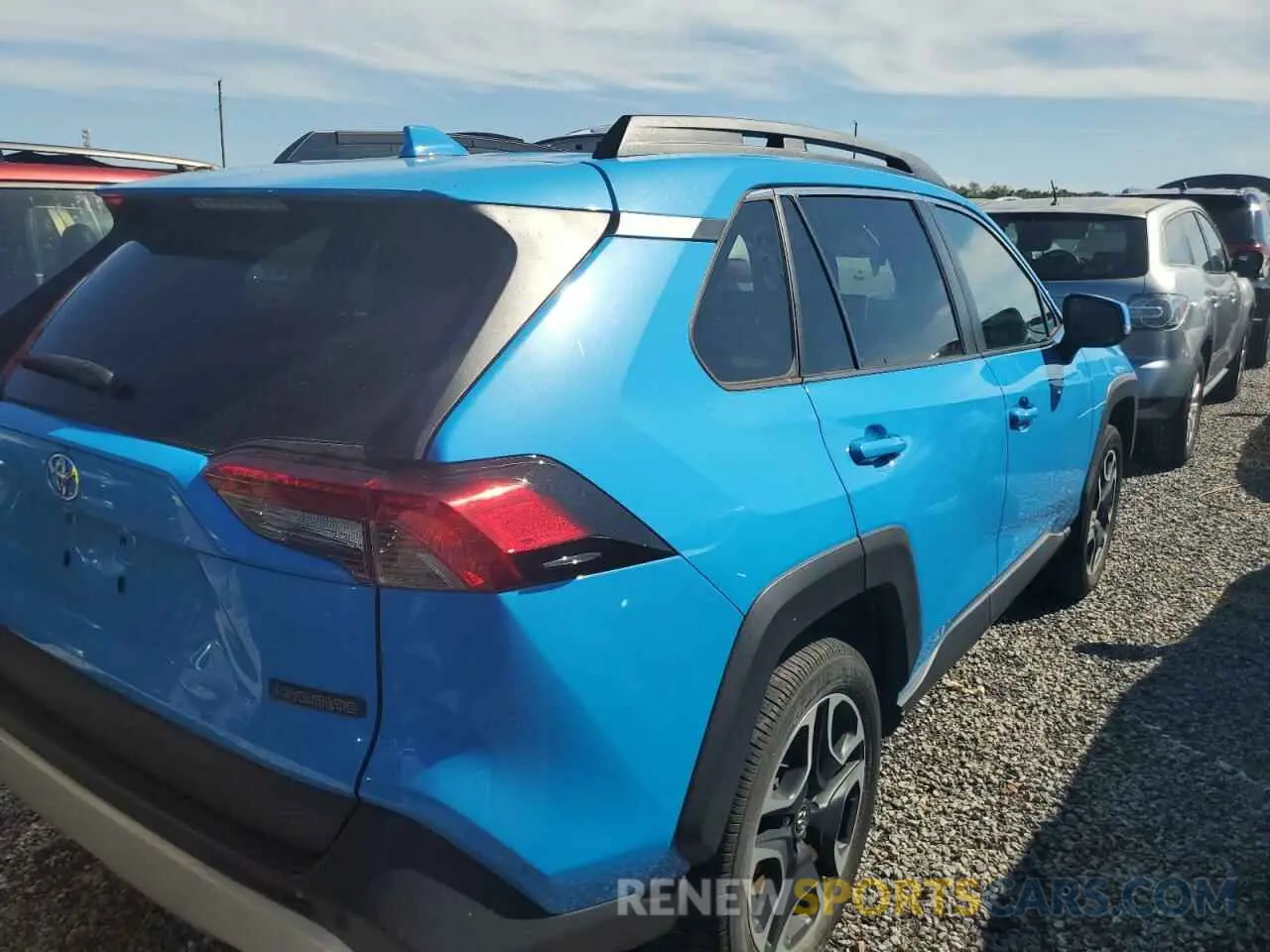 3 Photograph of a damaged car 2T3J1RFV5KW005864 TOYOTA RAV4 2019