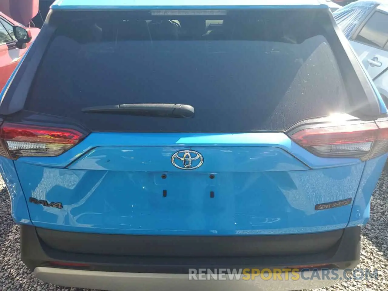 6 Photograph of a damaged car 2T3J1RFV5KW005864 TOYOTA RAV4 2019