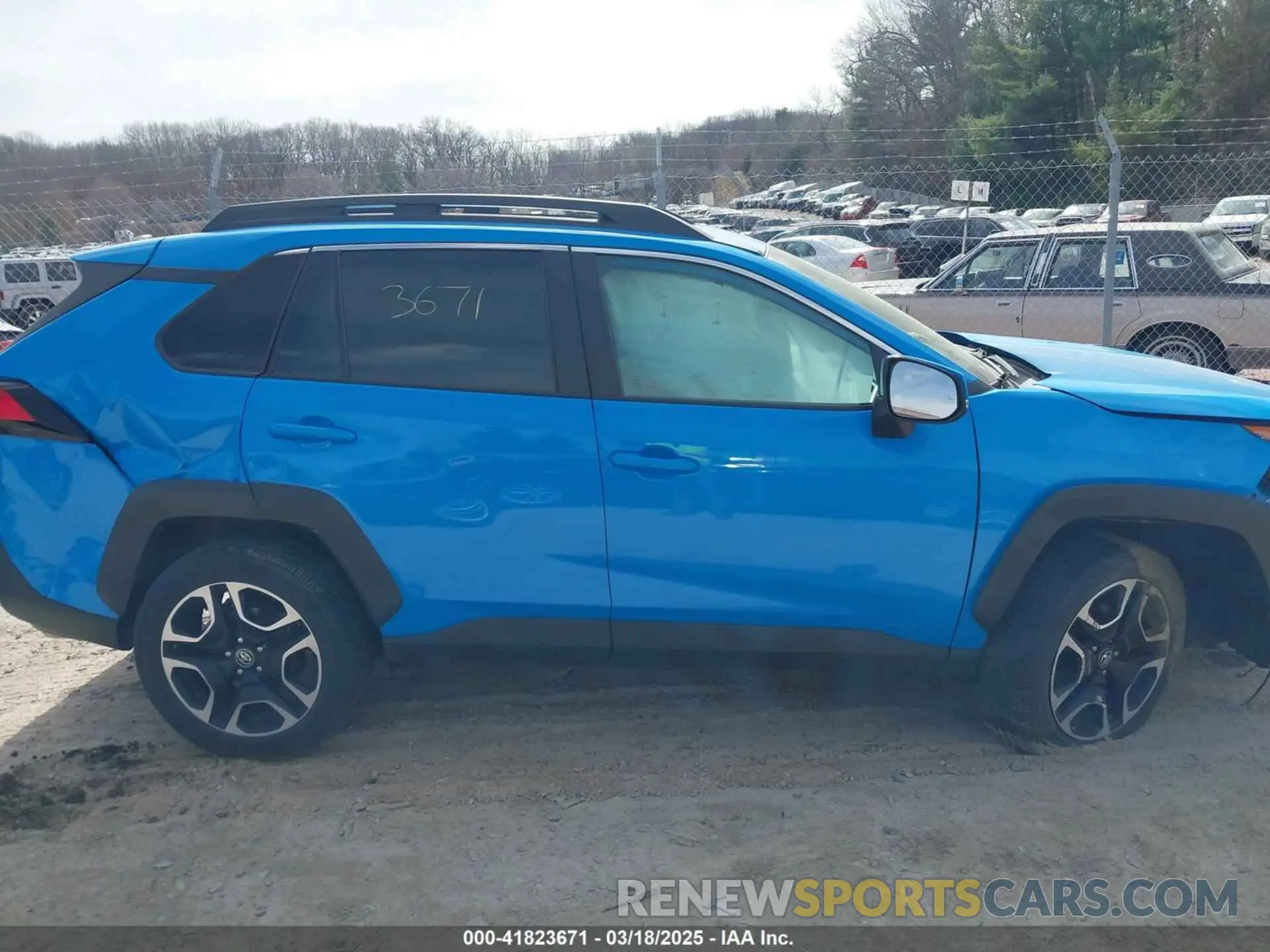 13 Photograph of a damaged car 2T3J1RFV5KW005928 TOYOTA RAV4 2019