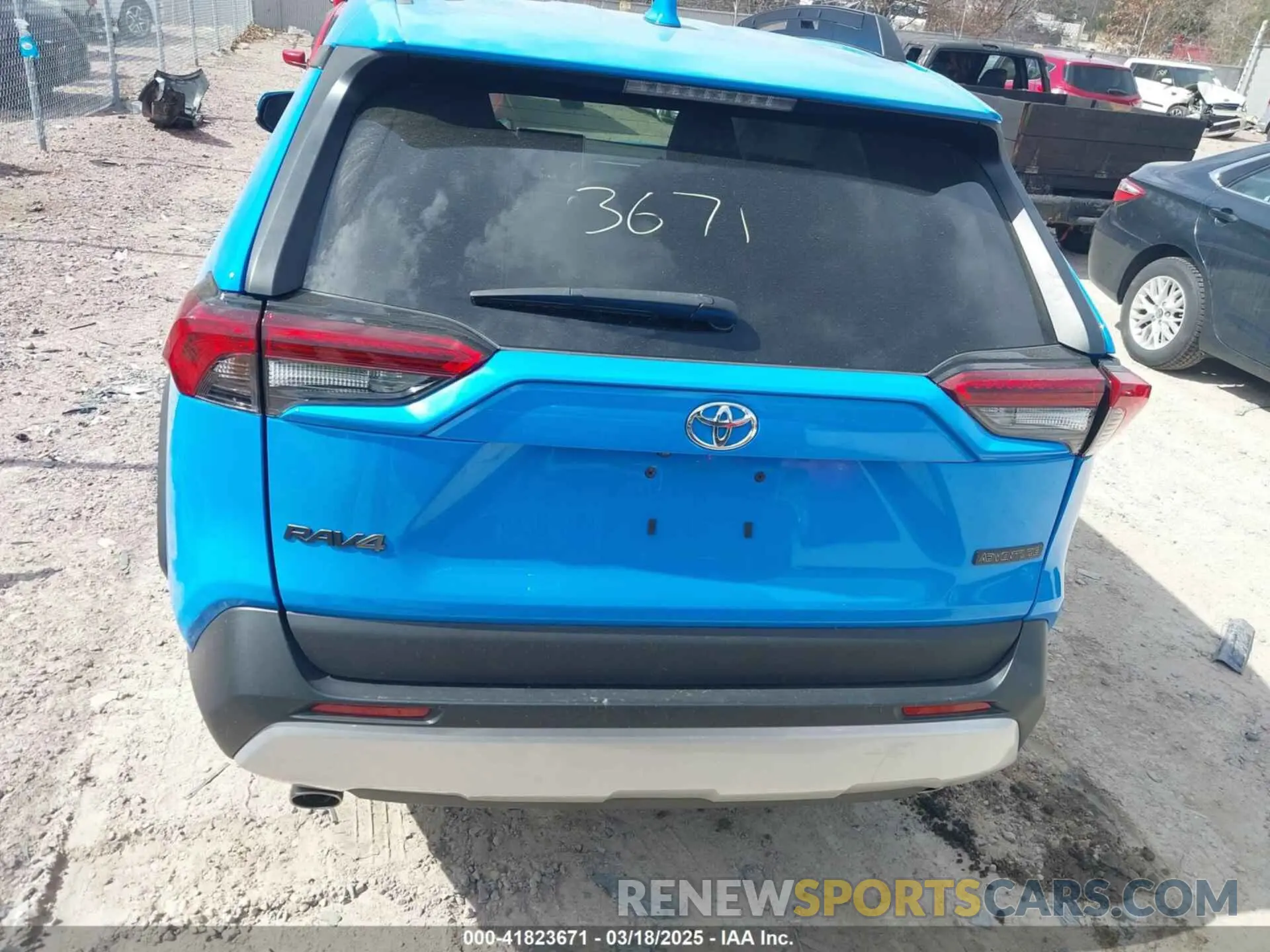 16 Photograph of a damaged car 2T3J1RFV5KW005928 TOYOTA RAV4 2019