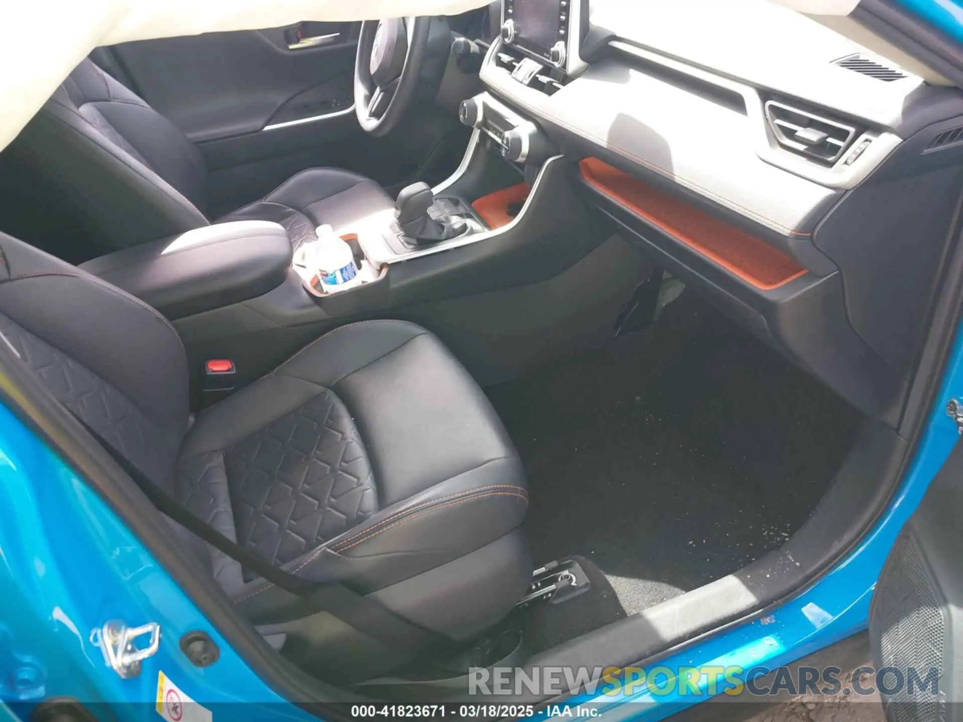 5 Photograph of a damaged car 2T3J1RFV5KW005928 TOYOTA RAV4 2019