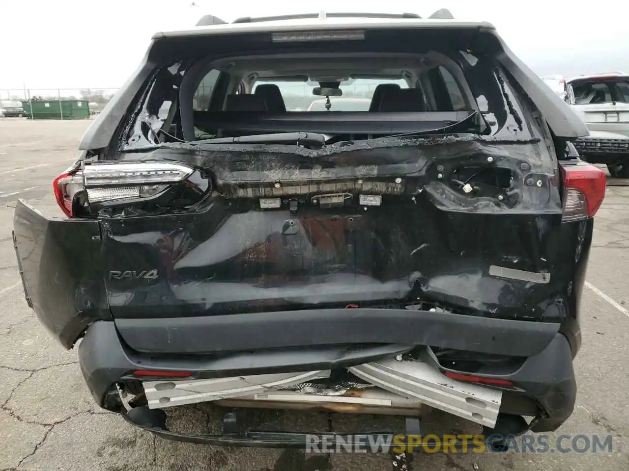 6 Photograph of a damaged car 2T3J1RFV5KW010479 TOYOTA RAV4 2019