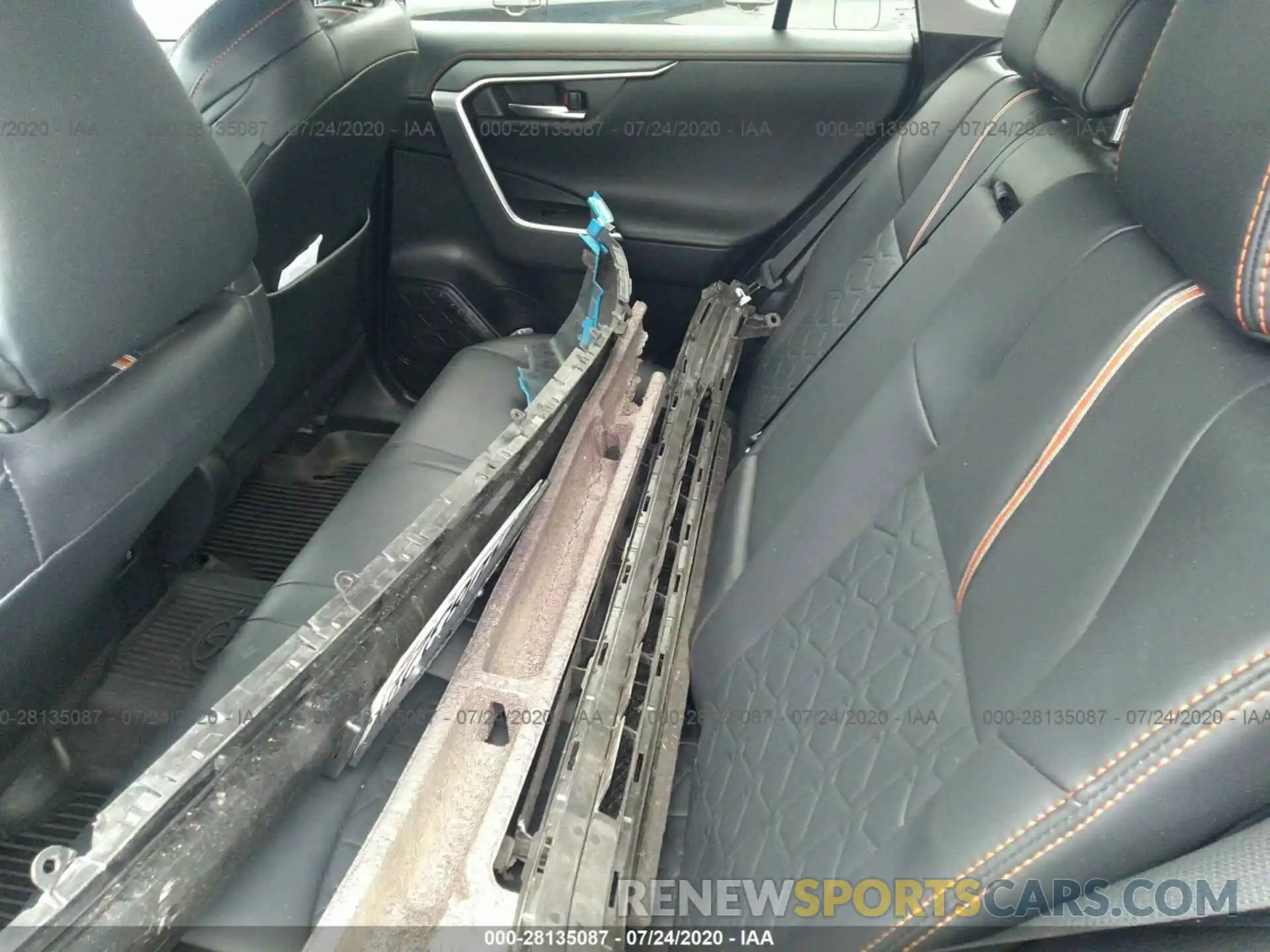 8 Photograph of a damaged car 2T3J1RFV5KW014595 TOYOTA RAV4 2019