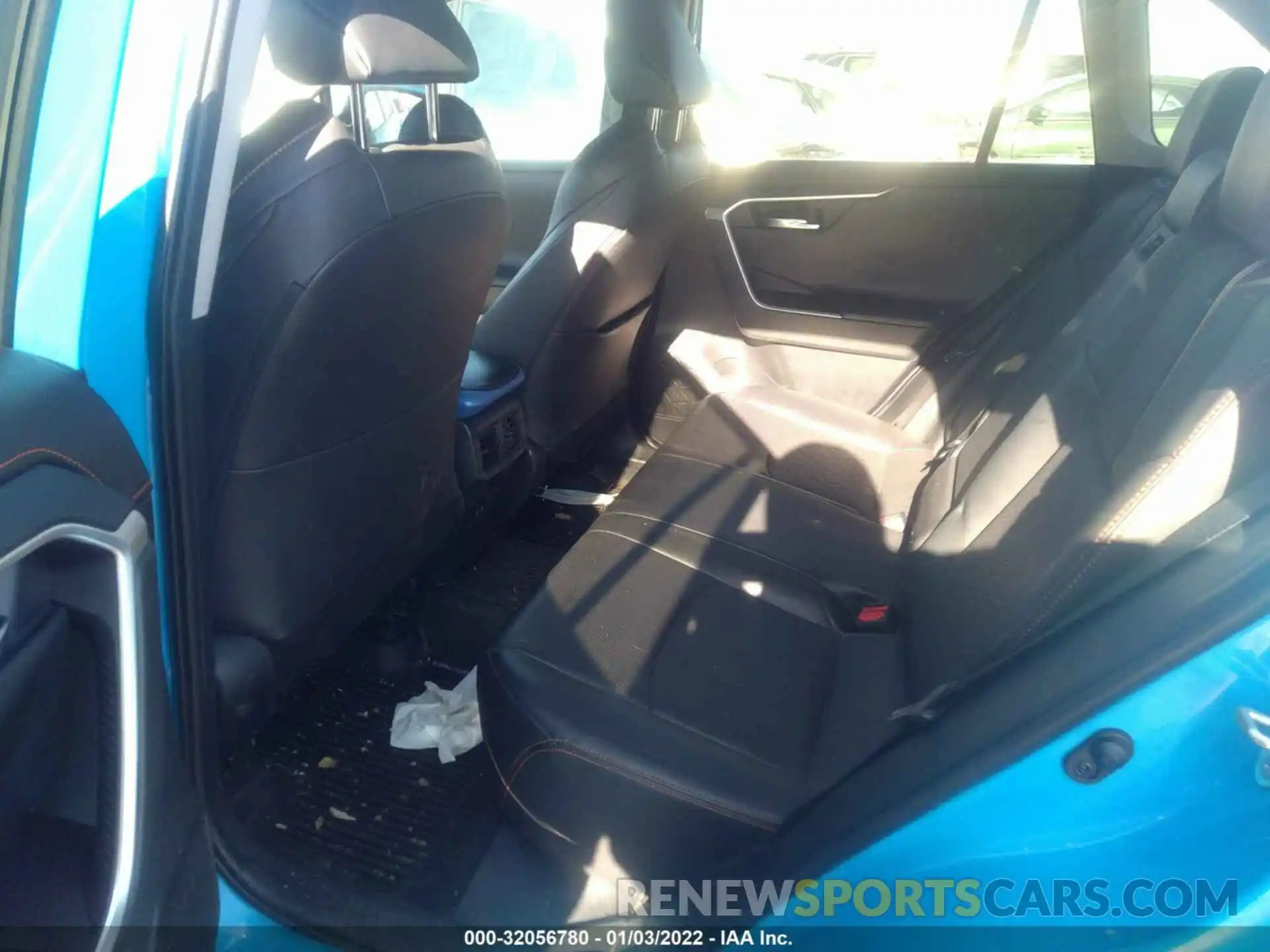 8 Photograph of a damaged car 2T3J1RFV5KW024513 TOYOTA RAV4 2019