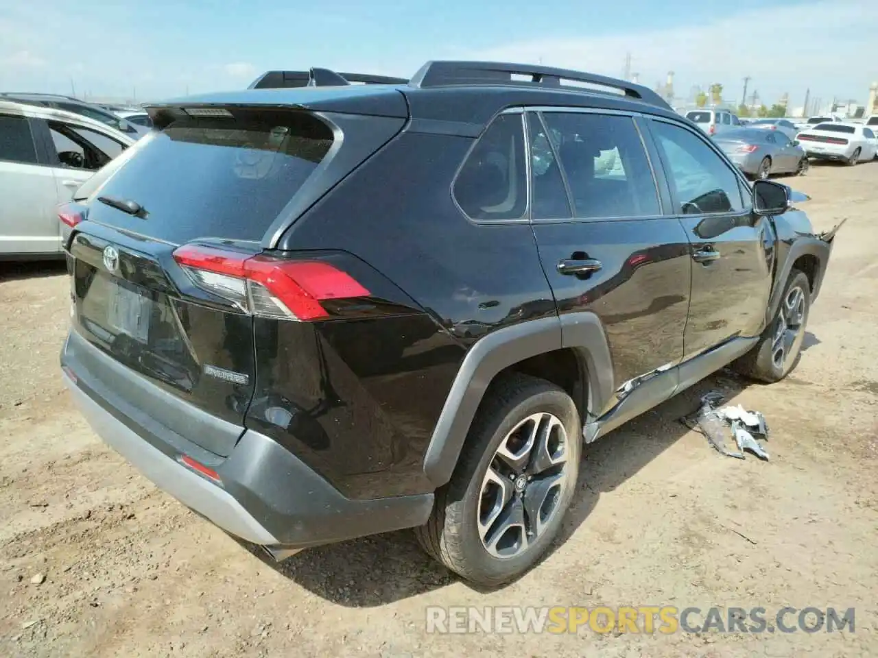 4 Photograph of a damaged car 2T3J1RFV5KW028383 TOYOTA RAV4 2019