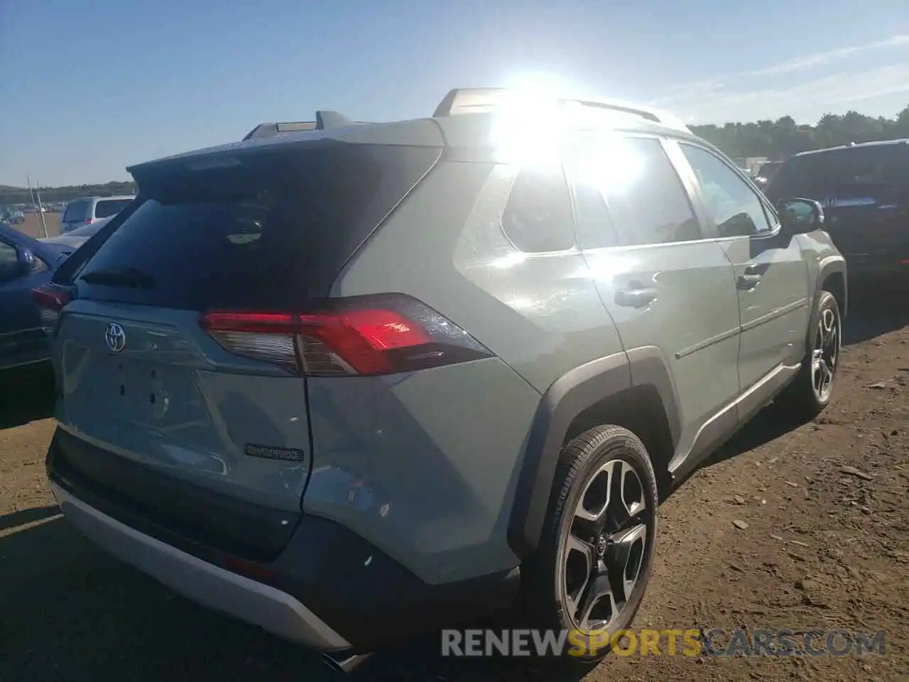 4 Photograph of a damaged car 2T3J1RFV5KW029050 TOYOTA RAV4 2019