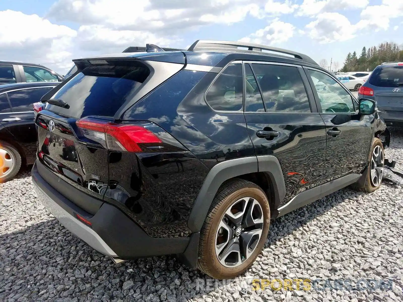 4 Photograph of a damaged car 2T3J1RFV5KW035866 TOYOTA RAV4 2019