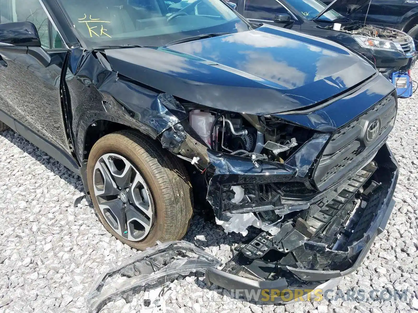 9 Photograph of a damaged car 2T3J1RFV5KW035866 TOYOTA RAV4 2019