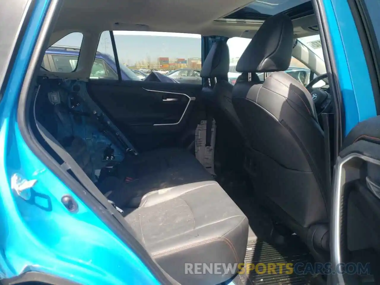 6 Photograph of a damaged car 2T3J1RFV5KW040355 TOYOTA RAV4 2019