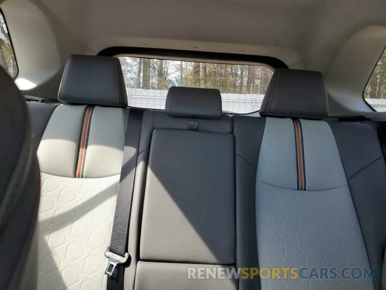 10 Photograph of a damaged car 2T3J1RFV5KW048326 TOYOTA RAV4 2019