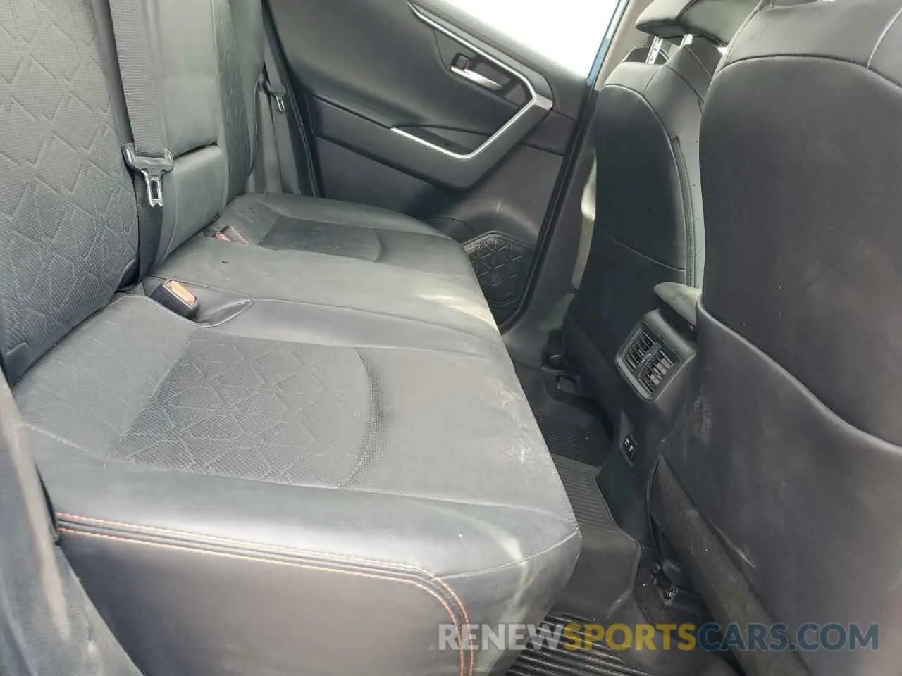 11 Photograph of a damaged car 2T3J1RFV6KC043203 TOYOTA RAV4 2019