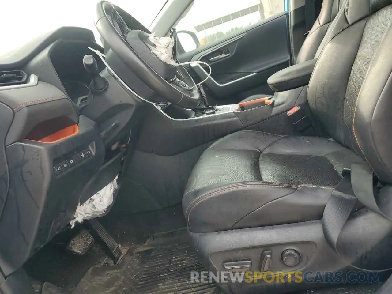 7 Photograph of a damaged car 2T3J1RFV6KC043203 TOYOTA RAV4 2019