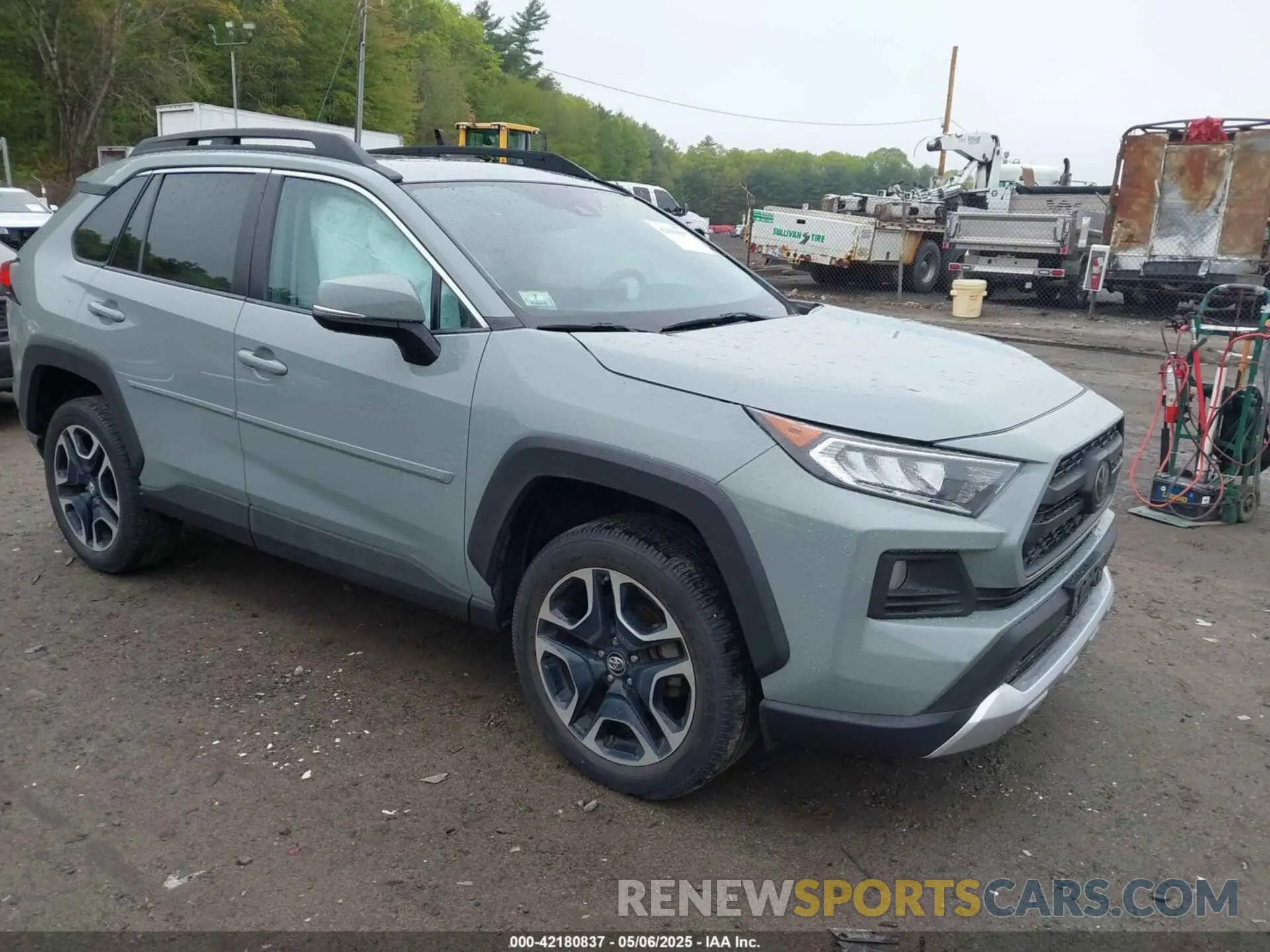 1 Photograph of a damaged car 2T3J1RFV6KW006442 TOYOTA RAV4 2019
