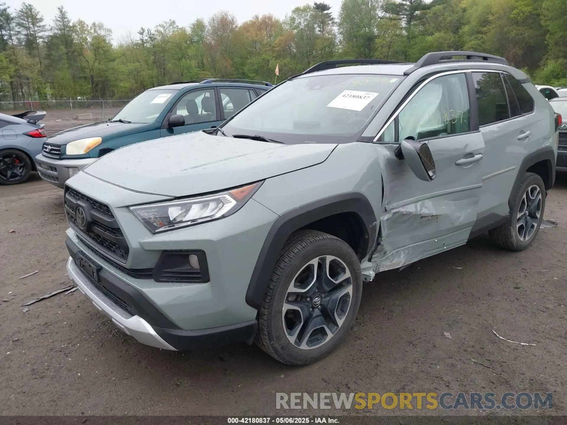 2 Photograph of a damaged car 2T3J1RFV6KW006442 TOYOTA RAV4 2019