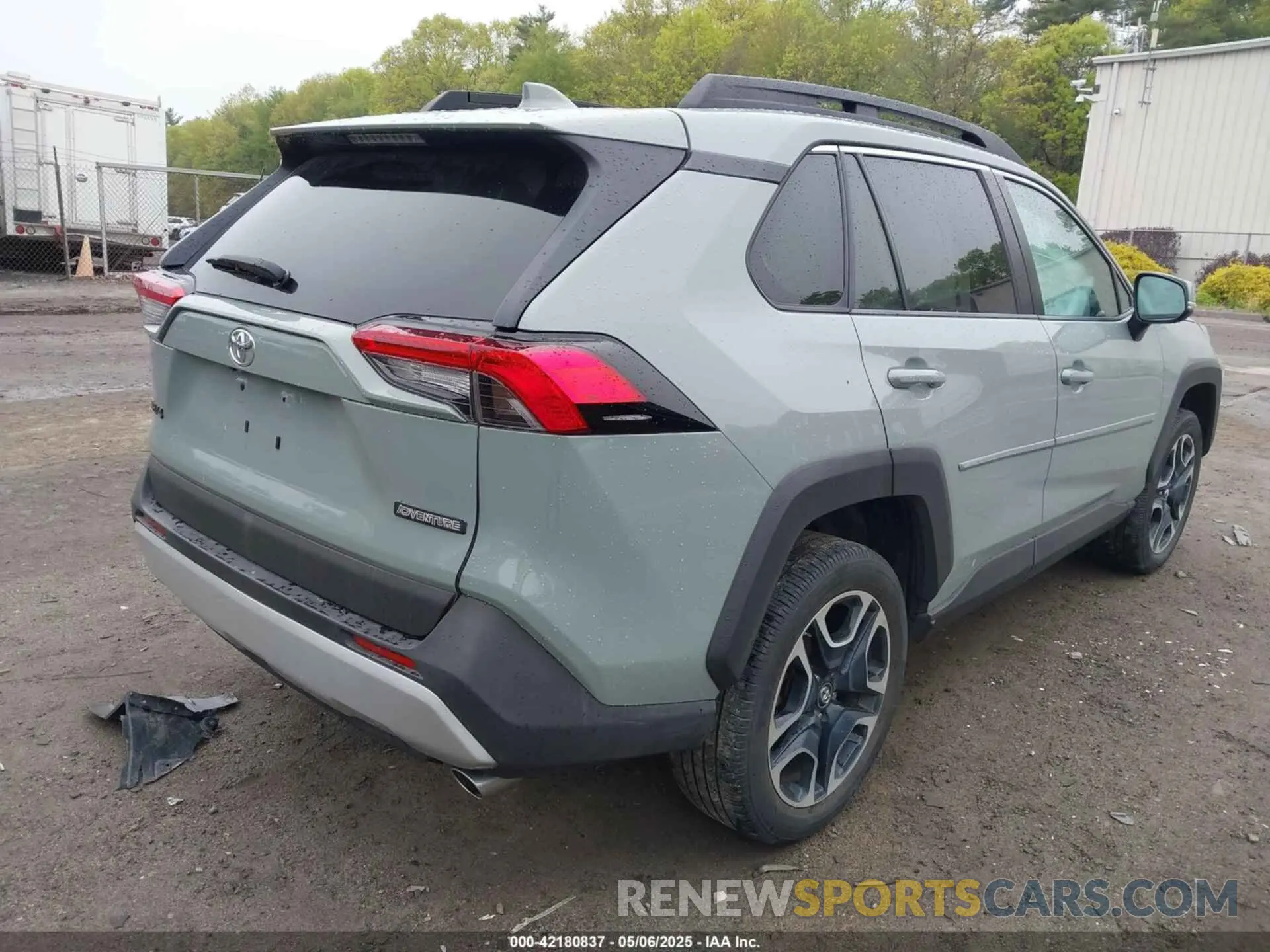 4 Photograph of a damaged car 2T3J1RFV6KW006442 TOYOTA RAV4 2019