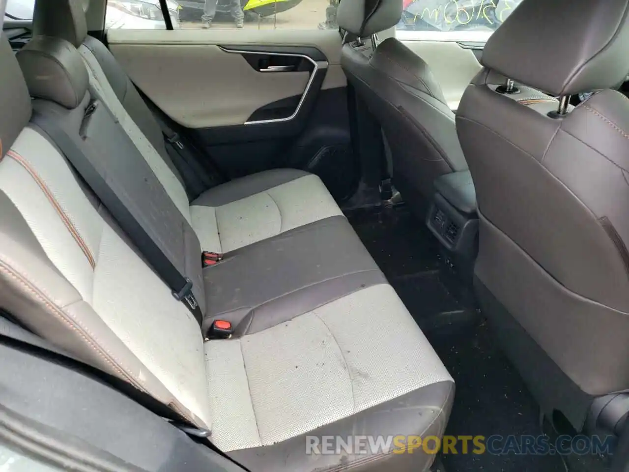 6 Photograph of a damaged car 2T3J1RFV6KW014492 TOYOTA RAV4 2019