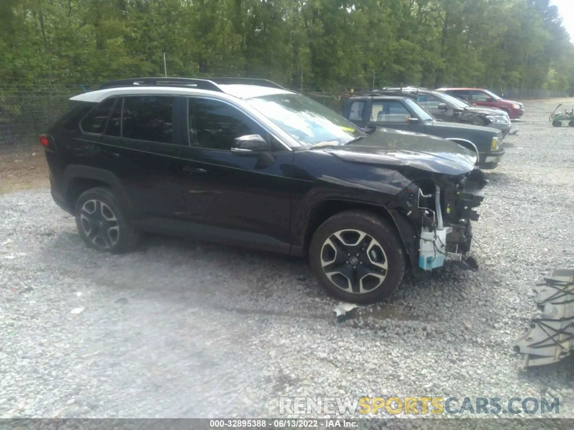 1 Photograph of a damaged car 2T3J1RFV7KC004037 TOYOTA RAV4 2019