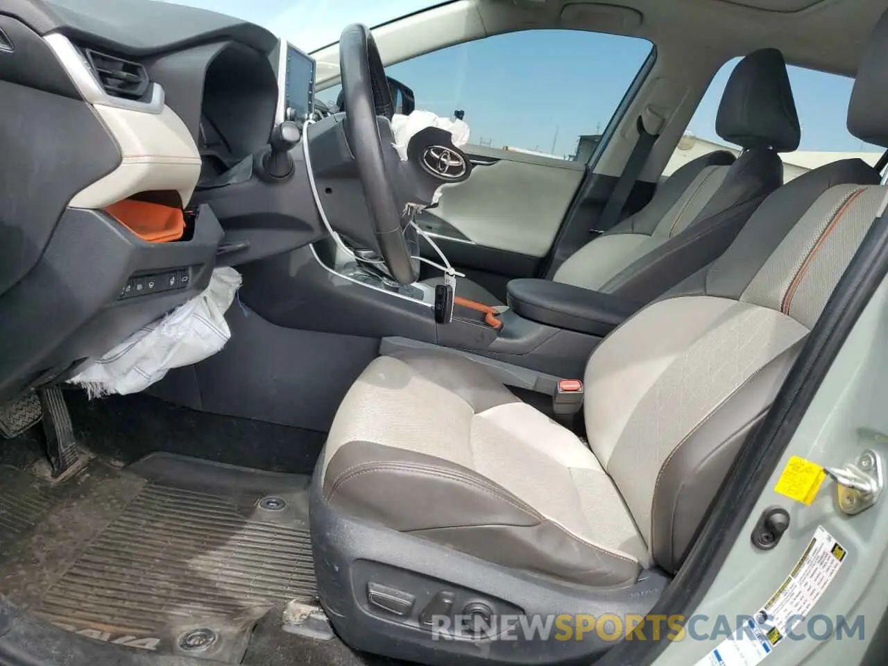 7 Photograph of a damaged car 2T3J1RFV7KC046028 TOYOTA RAV4 2019