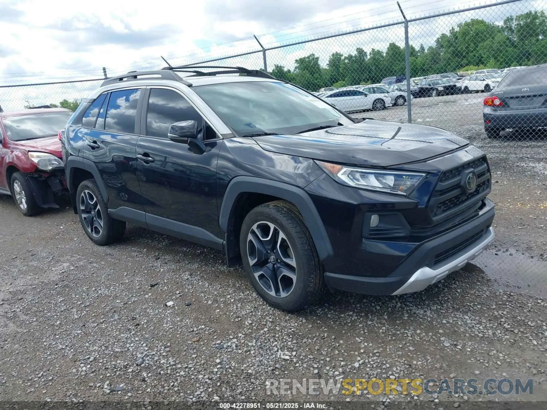 1 Photograph of a damaged car 2T3J1RFV7KW024352 TOYOTA RAV4 2019