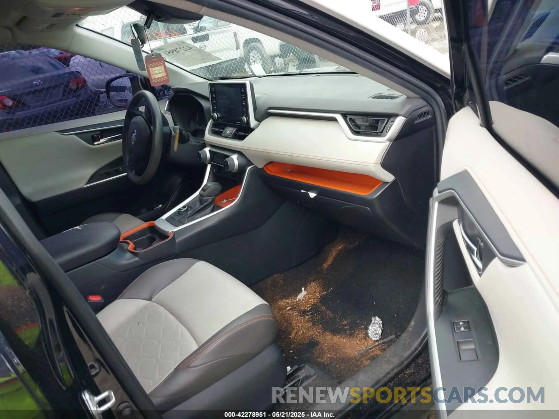 5 Photograph of a damaged car 2T3J1RFV7KW024352 TOYOTA RAV4 2019
