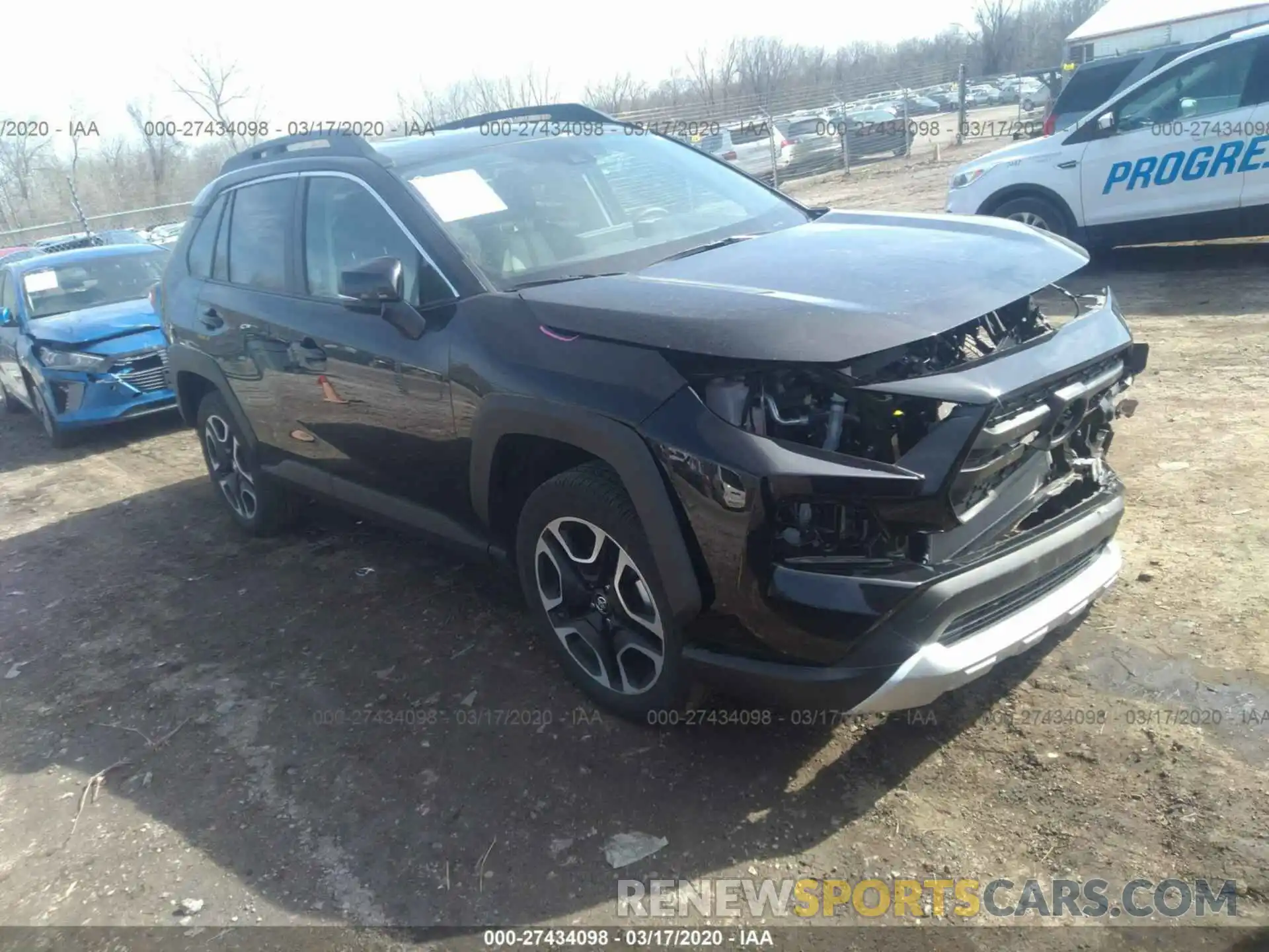 1 Photograph of a damaged car 2T3J1RFV7KW030619 TOYOTA RAV4 2019