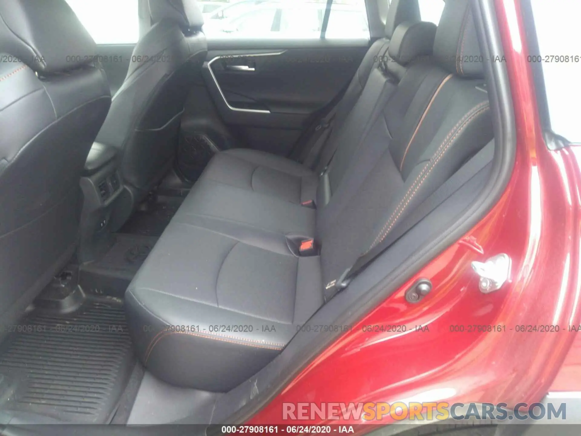 8 Photograph of a damaged car 2T3J1RFV7KW043533 TOYOTA RAV4 2019