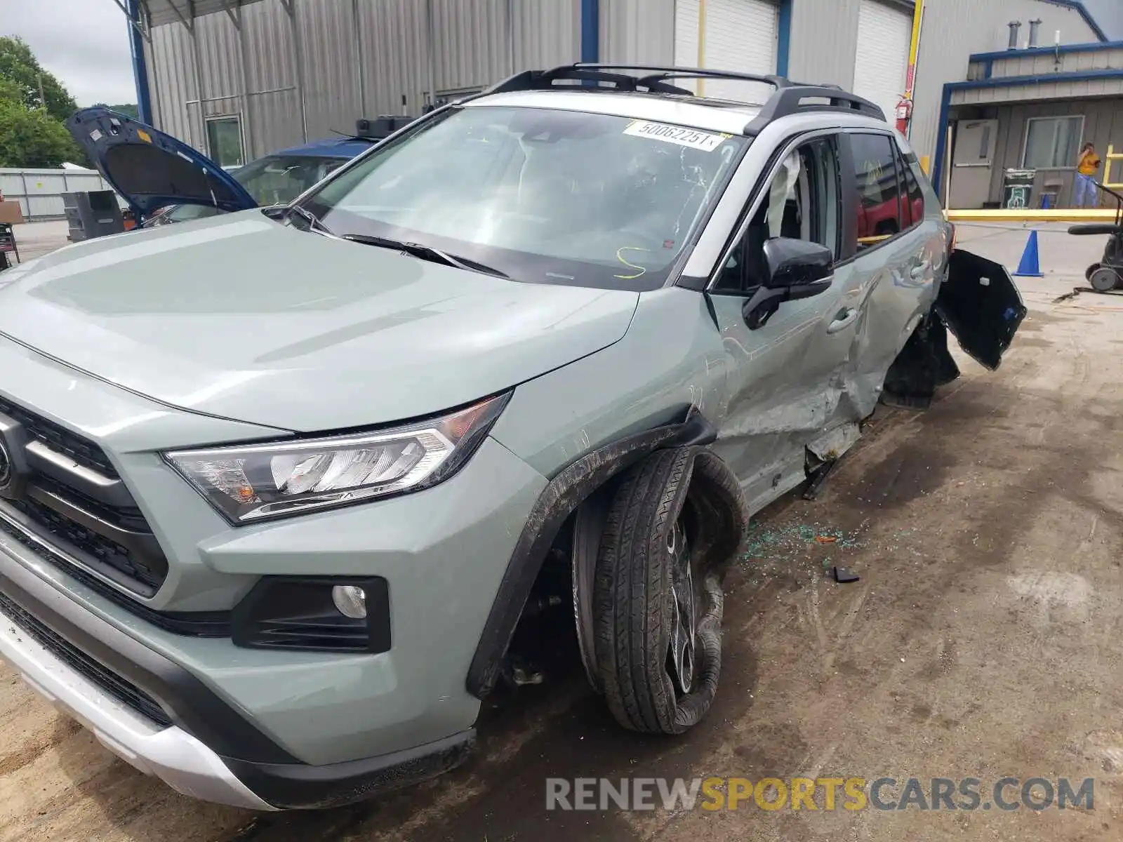 9 Photograph of a damaged car 2T3J1RFV8KC032252 TOYOTA RAV4 2019