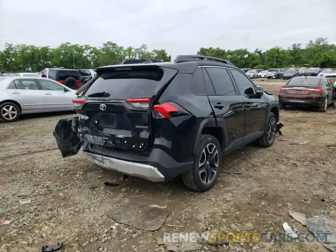 4 Photograph of a damaged car 2T3J1RFV8KW001114 TOYOTA RAV4 2019