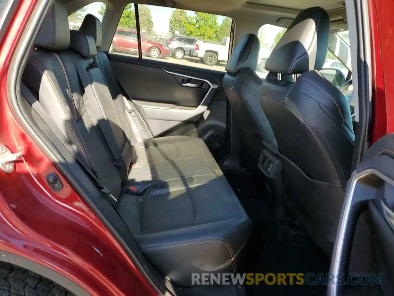 6 Photograph of a damaged car 2T3J1RFV8KW025381 TOYOTA RAV4 2019