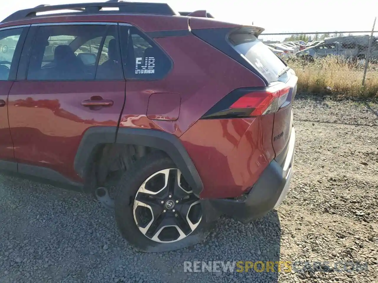 9 Photograph of a damaged car 2T3J1RFV8KW025381 TOYOTA RAV4 2019