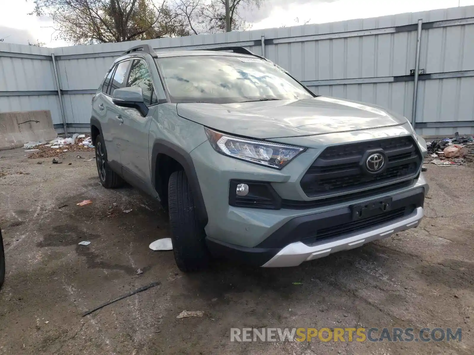 1 Photograph of a damaged car 2T3J1RFV8KW038938 TOYOTA RAV4 2019