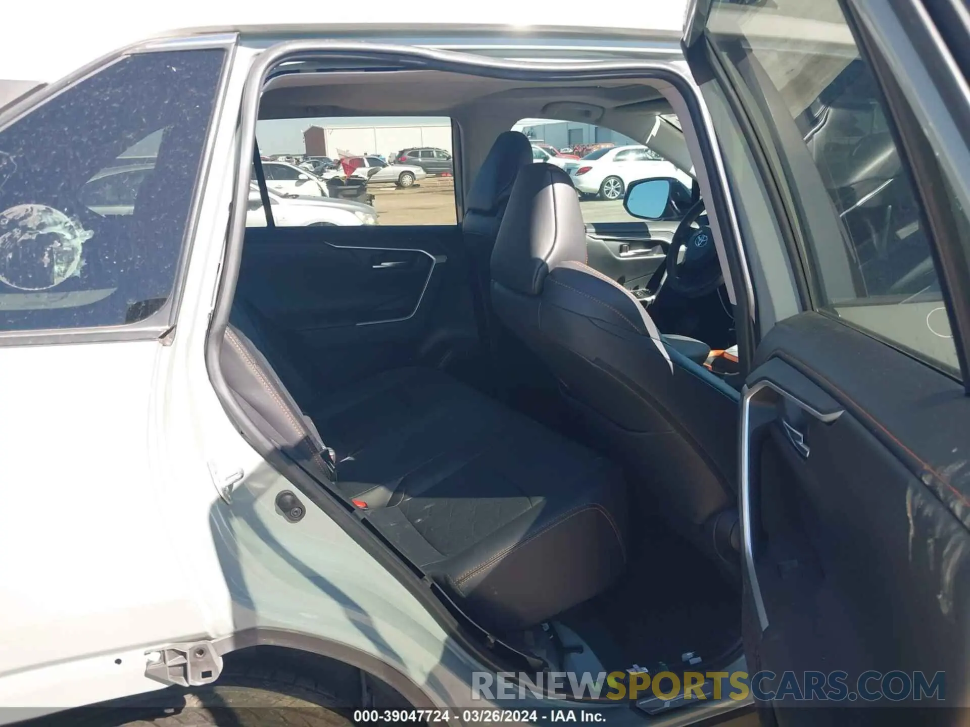 8 Photograph of a damaged car 2T3J1RFV8KW041337 TOYOTA RAV4 2019