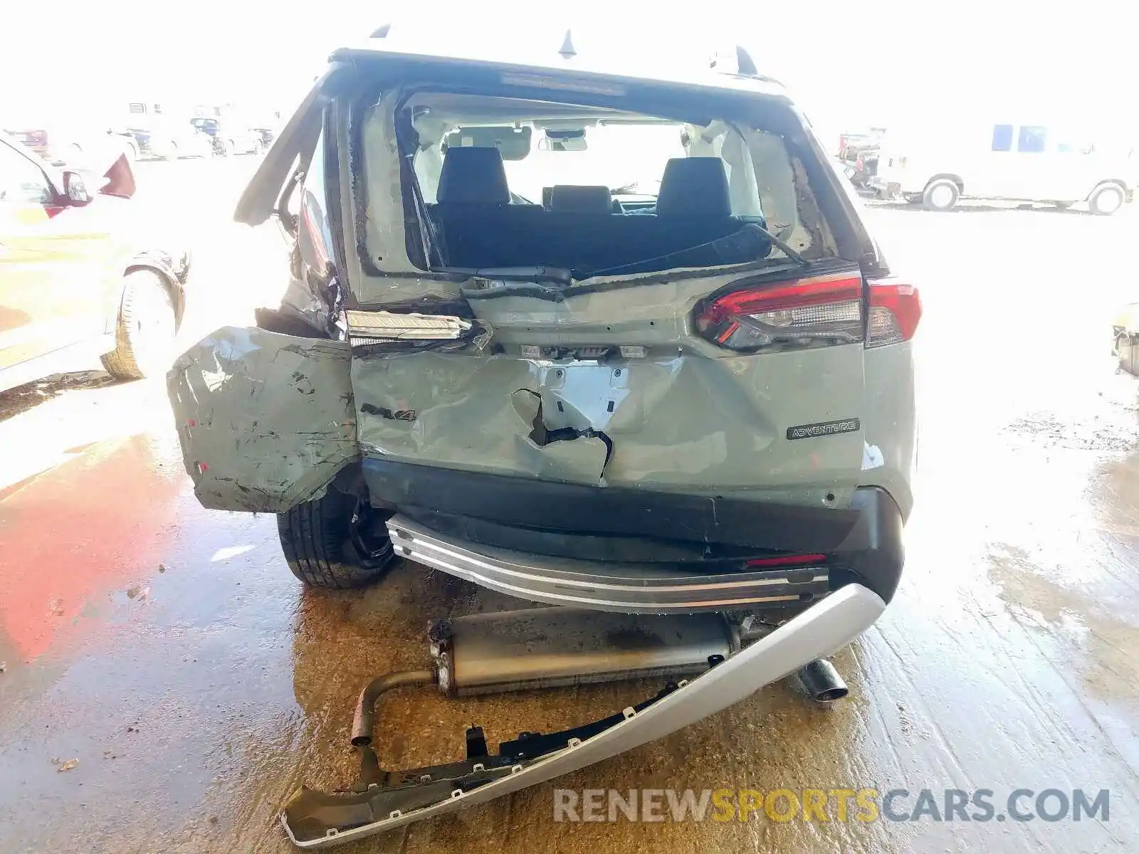 9 Photograph of a damaged car 2T3J1RFV8KW044836 TOYOTA RAV4 2019